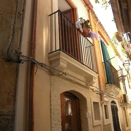 Al Blu Ortigia * Syracuse